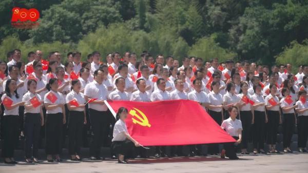刘令飞、五条人与开心麻花，一起《致新年快乐》